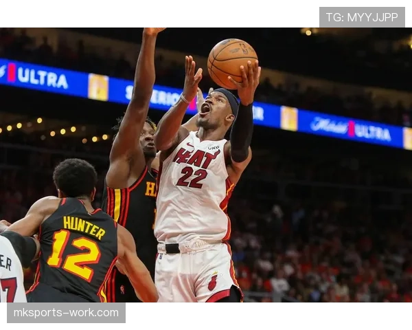 CJ·麦科勒姆利用挡拆拉开空间提升三分命中率，超越季后赛关键得分手表现