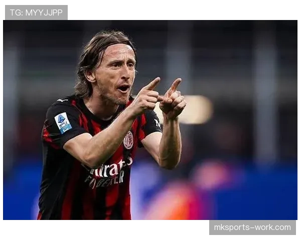 接管中场直塞撕防线，本赛季莫德里奇比上季更偏组织